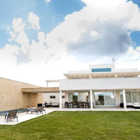 빌라 Sleeps 10 With Pool Air Con And Wifi